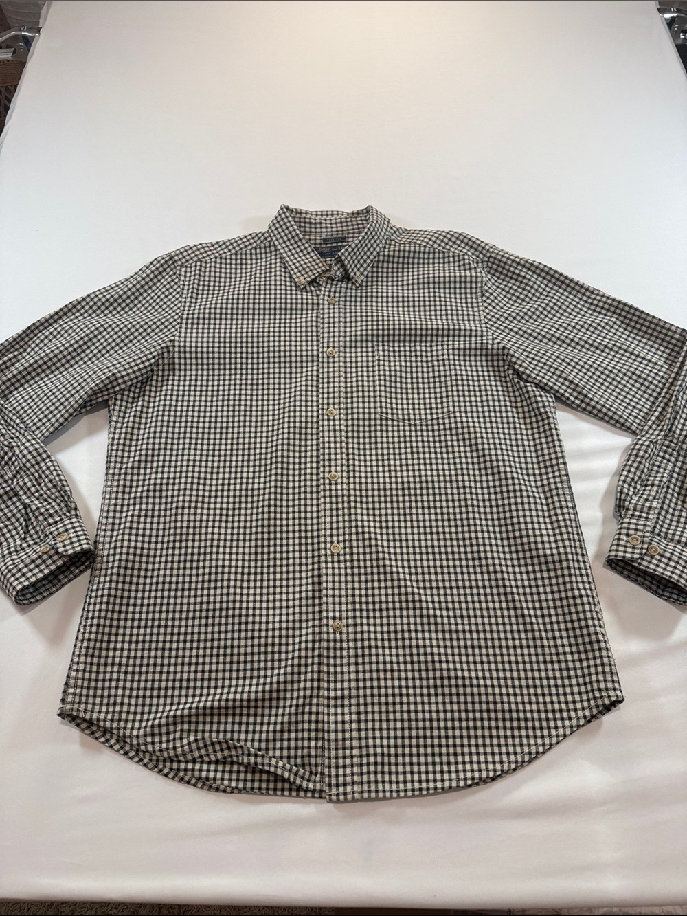 G.H. Bass & Co. Black and White Check Casual Button-Down Shirt Size L